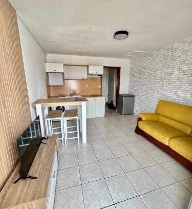 Istres Apartment | T2 Spacieux, Lumineux et Centrale