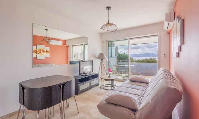 Le Ricanto Apartment | T2 vue mer climatisé + wifi & refait à neuf idéalement situé à Ajaccio
