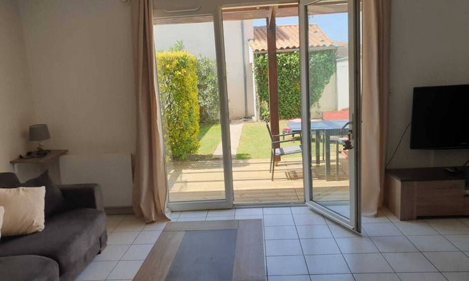 La Rochelle Apartment | T2 with spacious garden closed garage and individual parking