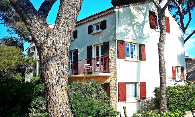 Toulon - Hyeres House | T3 2nd floor of the villa of the sea