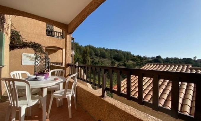 Les Issambres Apartment | T3 cabin in Les Issambres with pool and parking