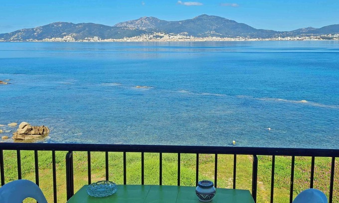Porticcio Apartment | T3 Duplex 60 m2 waterfront, beach just below, Porticcio