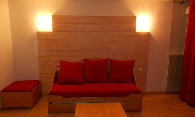 Bagneres-de-Luchon Apartment | T3 in LUCHON in residence with pool and garden (Pyrenees)
