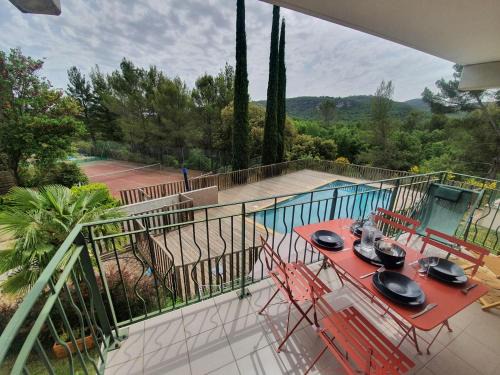 Greoux-les-Bains Apartment | T3 Le Lou-Piscine & Parking - 5min des thermes
