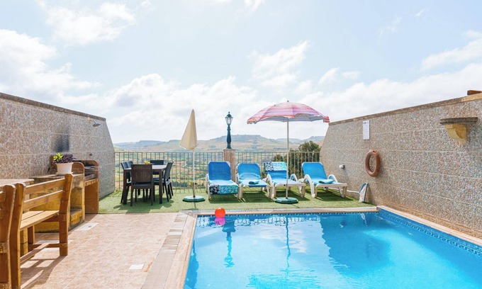 Xaghra Villa | Ta Dora 3 bedroom villa with Private pool