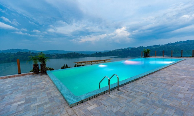 Fort Portal Resort | Tabebuia Spa and Safari Resort