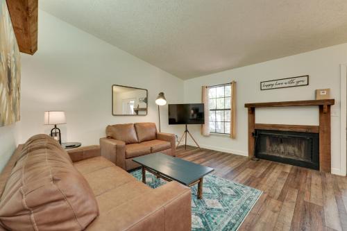 Kimberling City Apartment | Table Rock Lake Condo 3 Mi to Boat Ramp!
