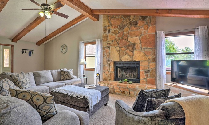 Arrow Point House | Table Rock Lake Getaway w/Fire Pit, Deck & Grill!