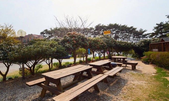 Kkotchi House | Taean Badayeohaeng Pension