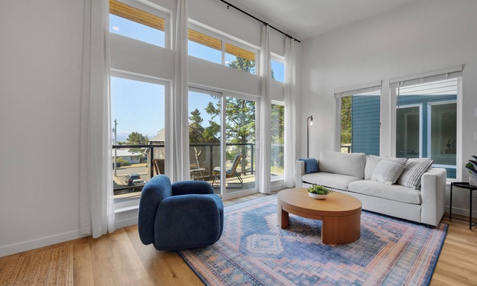 Lincoln City Condo | Taft District New Build 2-bedroom condo in delightful Lincoln City with WiFi, AC