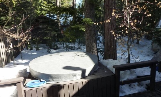 Sunnyside House | Tahoe Park Cottage,Hot Tub , 1 Block From Lake Tahoe, Sunnyside, Dog Friendly