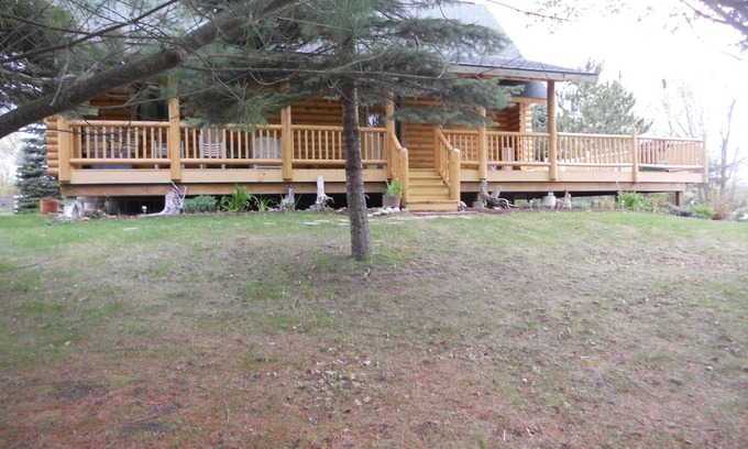 Charlevoix Cabin | Take a break and unwind at this peaceful oasis