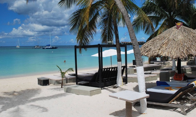 Oranjestad Hotel | Talk of the Town Hotel and Beach Club