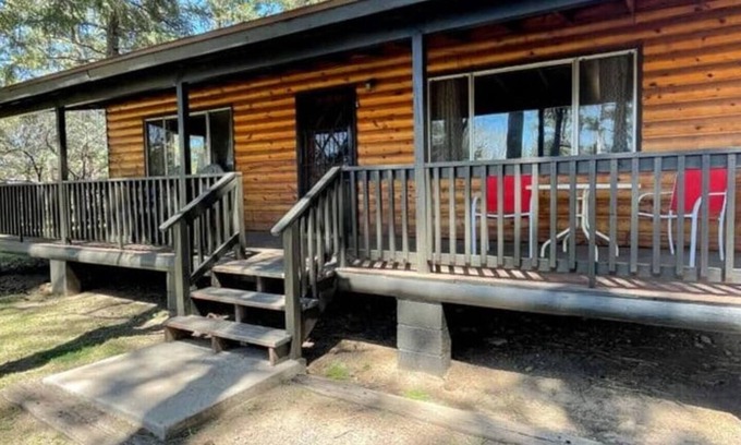 Pinetop-Lakeside Cabin | Tamarack Cabin at Lazy Oaks Resort