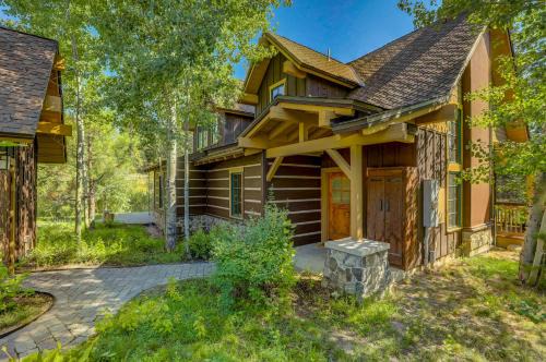 Tamarack Resort House | Tamarack Ski Resort Townhome - Elegant couple's retreat - Path to chairlift - Golf