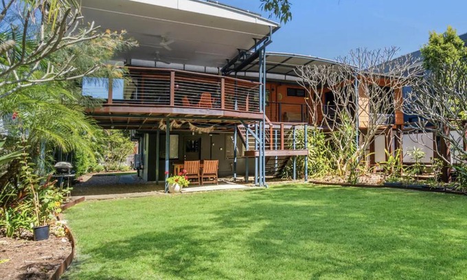 Bogangar House | 'Tamarind Retreat' A Leafy Coastal Home