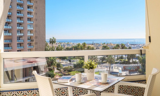 Benalmadena Costa Apartment | Tamarindos 523 apartment with sea view, Wi-Fi, air conditioning and terrace
