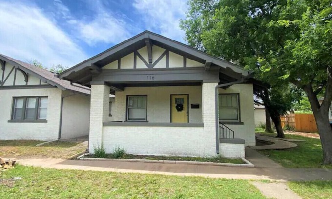 Amarillo House | Tangerine Oasis - Homey & newly renovated 2 BR!