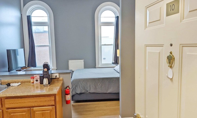 Bay City Apartment | Tanner Bldg Apt 10 - Studio (Downtown)