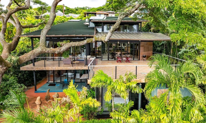 Makiki House | Tantalus Glass House by Gather Modern Honolulu Retreat