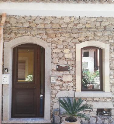 Taormina Apartment | Tao House