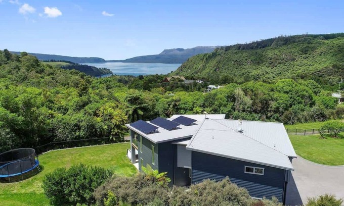 Lake Tarawera House | Tarawera Paradise Sum