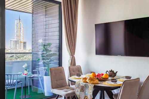 Tashkent Apartment | Tashkent Skyline 1BR & Balcony