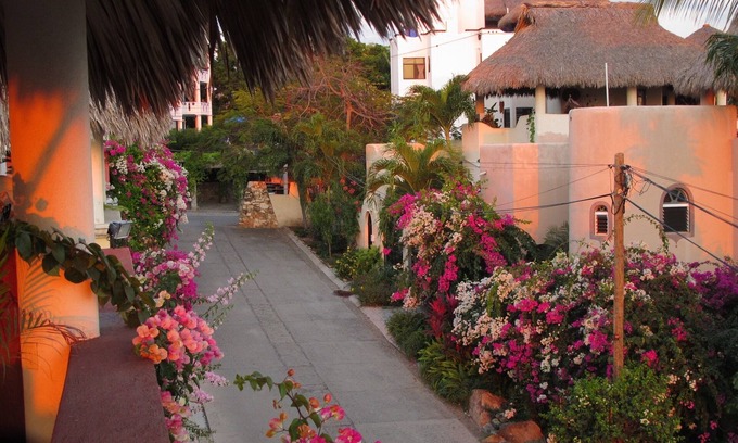 El Faro House | Tasteful Casita on a Quiet Street Near Beaches with Views!