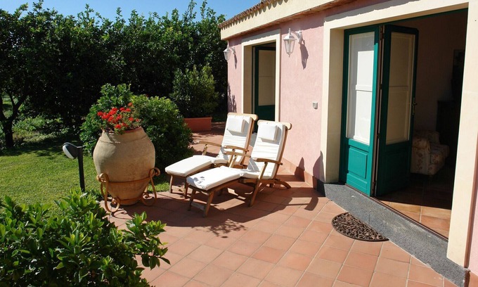 Archi House | Tasteful house with private terrace enclosed by a scented garden with sea view
