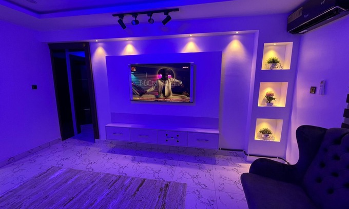 Abuja Bed & Breakfast | Tastefully designed by a Parisian with Turkish furnitures and orthopaedic beds.
