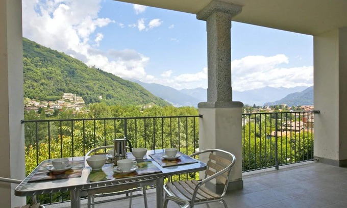 Cannobio Apartment | Tastefully furnished apartment in a small residence in a sunny location