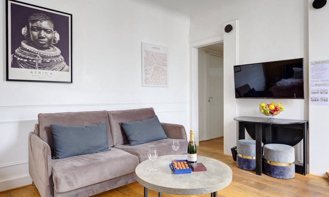 8th Arrondissement Apartment | TBS 104 - Superb flat on Avenue Champs-Elysées