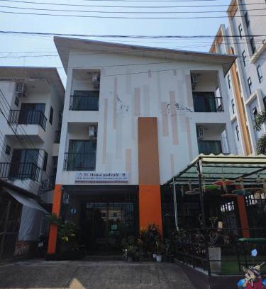 Chang Khlan Hotel | TC House and Cafe