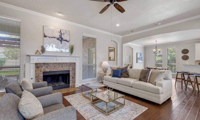 McKinney House | TCH - Spacious 4bd/2.5ba McKinney Home w/Workspace