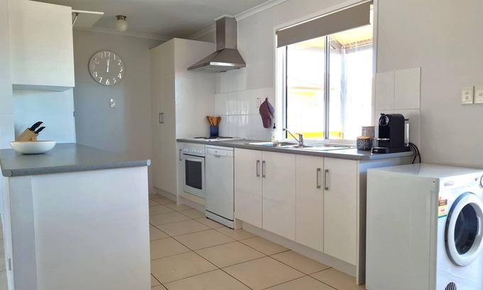 Moonta Bay House | Te Taha Moana - By The Beach, Moonta Bay