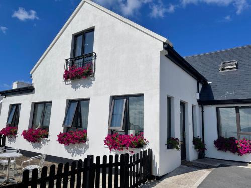 Achill Island House | Teach Cruachan Large-Group Holiday Home