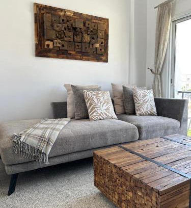 Pyla Apartment | Teak Charm