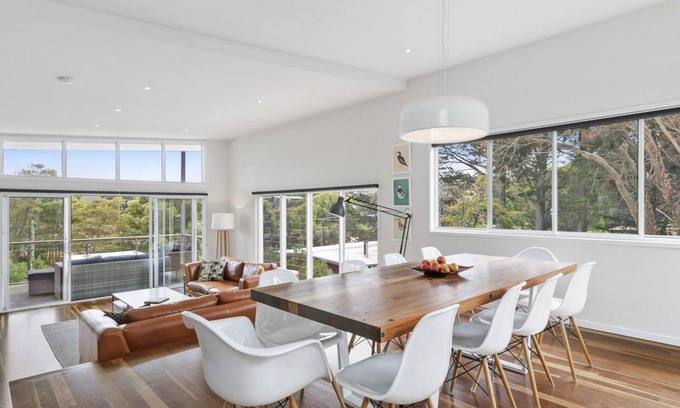 Surf Coast House | Tearmann - WIFI and a Hop, Skip and Jump to the Beach