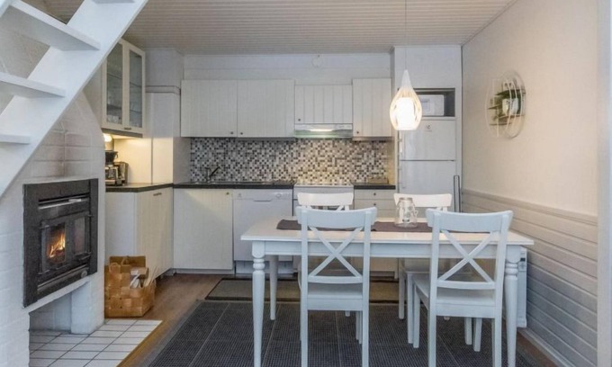 Saariselka House | Teerenpesue h 64 aurora by Interhome