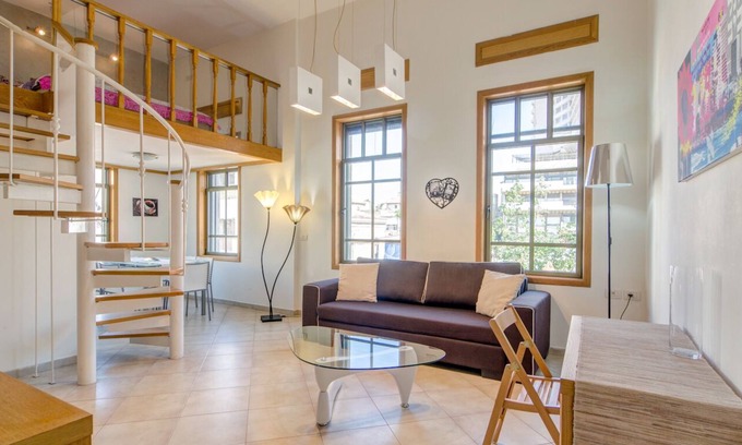 Kerem HaTeimanim Apartment | Tel Aviv 200 meters from the beach in a beautiful listed building