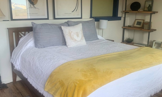 Telluride Apartment | TELLURIDE! QUIET, SERENE, ROMANTIC w BREATHTAKING VIEWS! 12 min TO TOWN