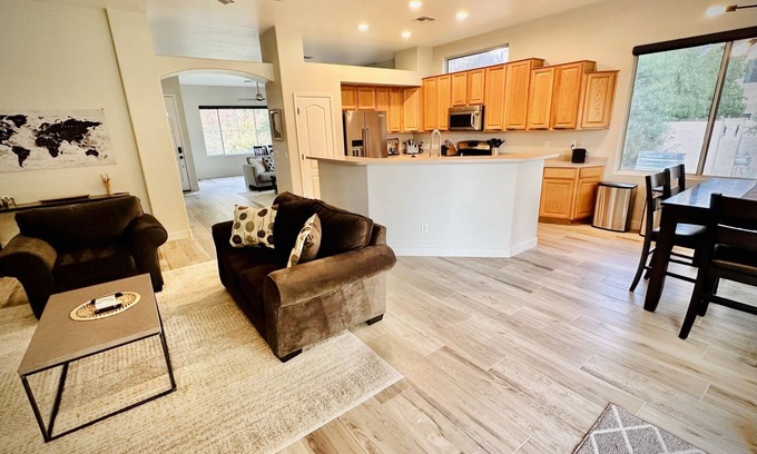 Warner Ranch House | Tempe Oasis with Spa/Heated Pool!