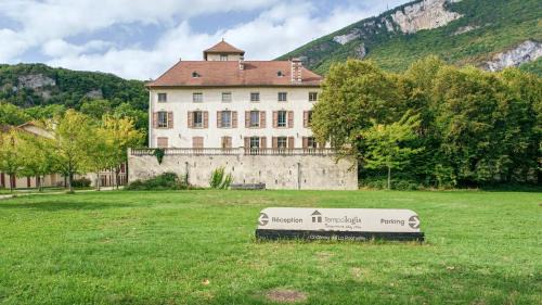 Fontaine Apartment | Tempologis - Chateau de la Rochette