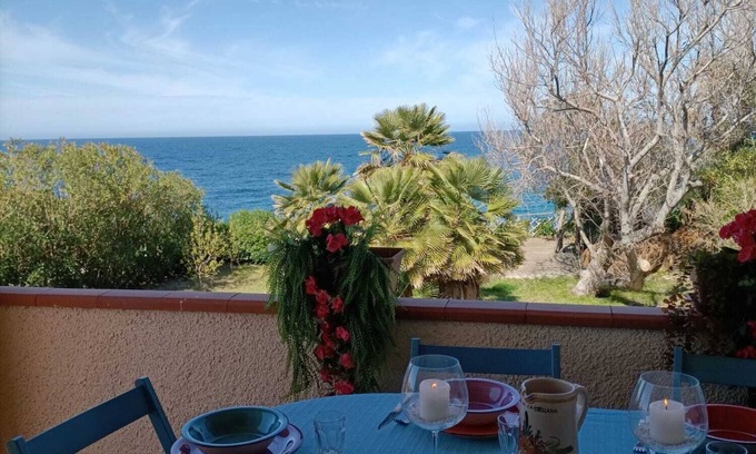 Castelsardo House | Teresa house with garden overlooking the cliff and 5 minutes from the beach