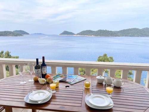 Ubli Apartment | Terrace studios with panoramic seaview