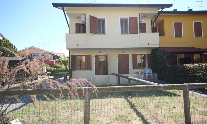 Rosolina Mare Villa | Terraced house with private garden