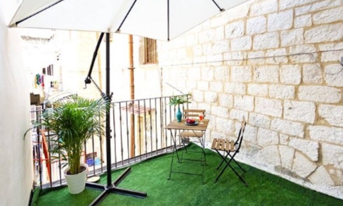Old Town Apartment | Terraces in the court (house in the center of Bari) CIS: BA07200691000006853