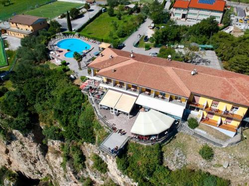 Pieve Hotel | Terrazza del Brivido, Hotel Paradiso