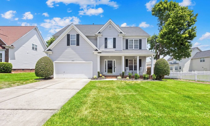 Charlotte House | Terrific 5-bedroom house in Charlotte with AC, WiFi, and entertainment for all!
