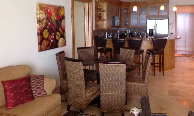 Las Conchas Condo | Tessoro 304 - Elegant - Secluded - Private